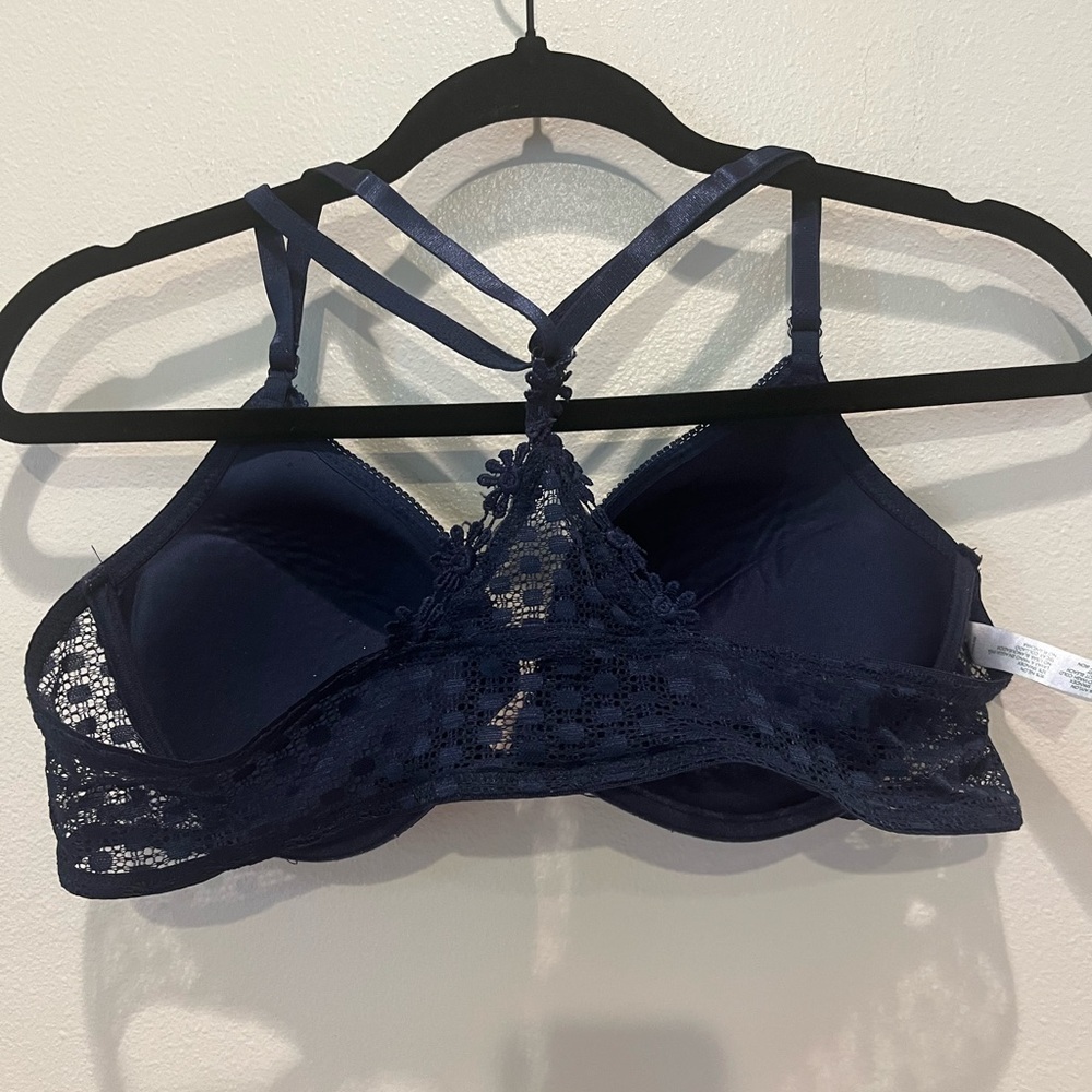 Laura Ashley Navy Lace Bra - Picture 2 of 3